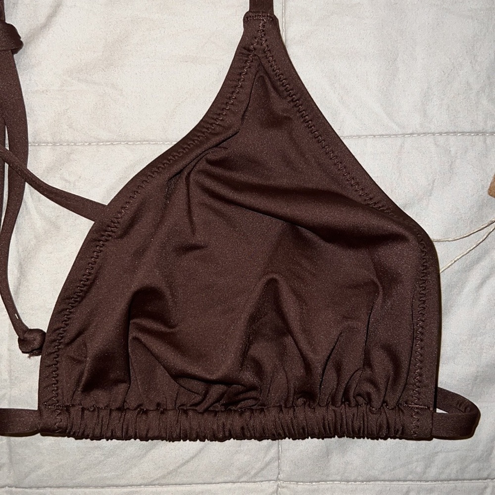 SKIMS SWIM TRIANGLE TOP - Picture 3 of 6